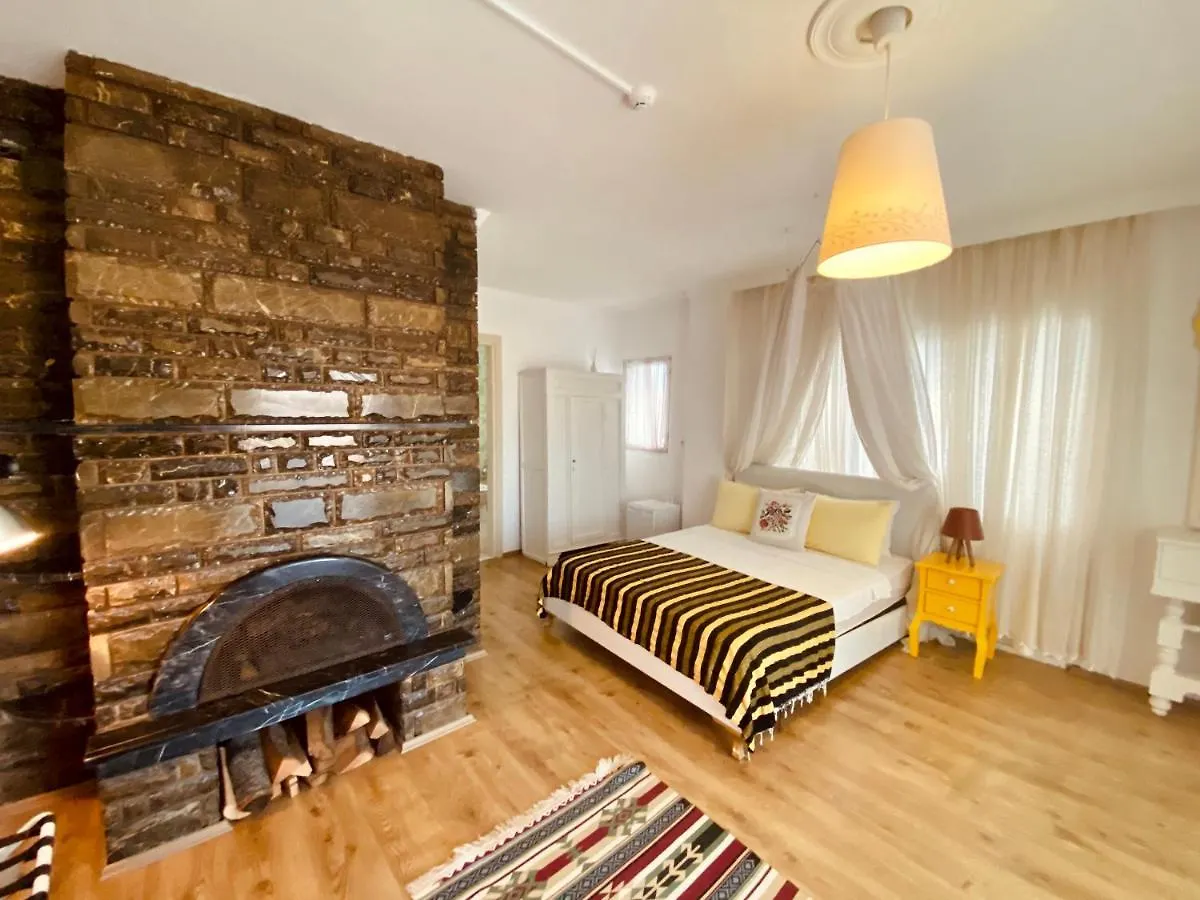 5 Tas Boutique Hotel Алачати